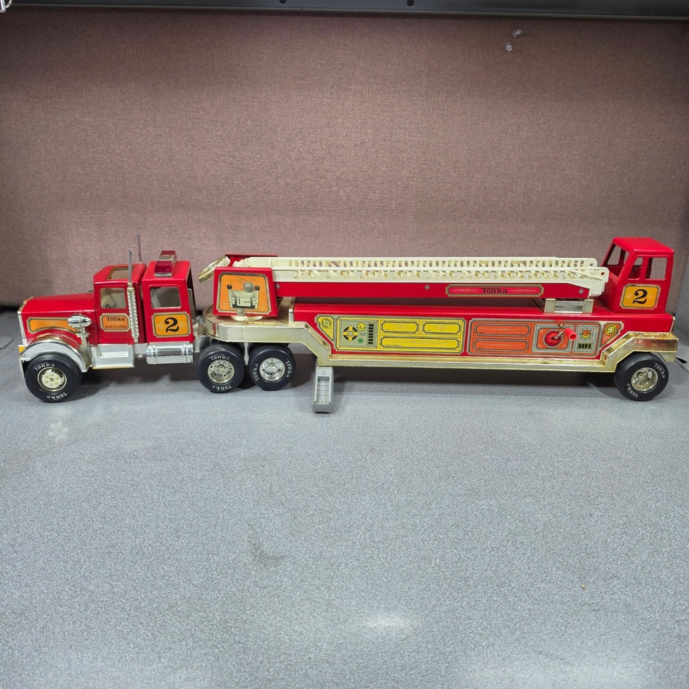 Vintage Tonka Hook and Ladder Fire Truck #2 Plastic/Steel W/Siren Made In USA